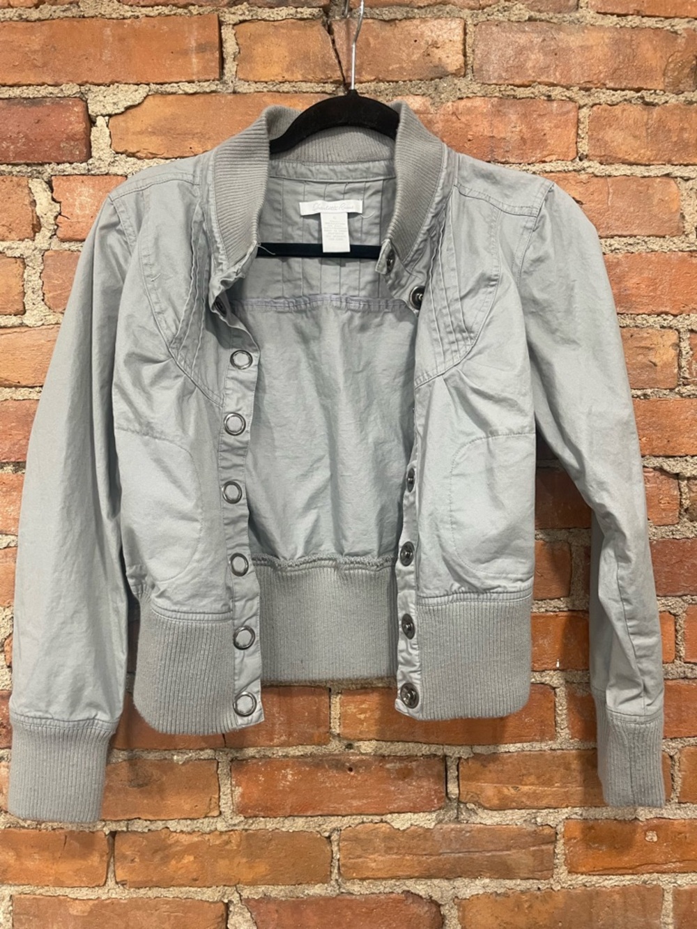 SOLD - Y2K Charlotte Russe Light Gray Ribbed-Hem Button Bomber Jacket | Sz S - Picture 5 of 8